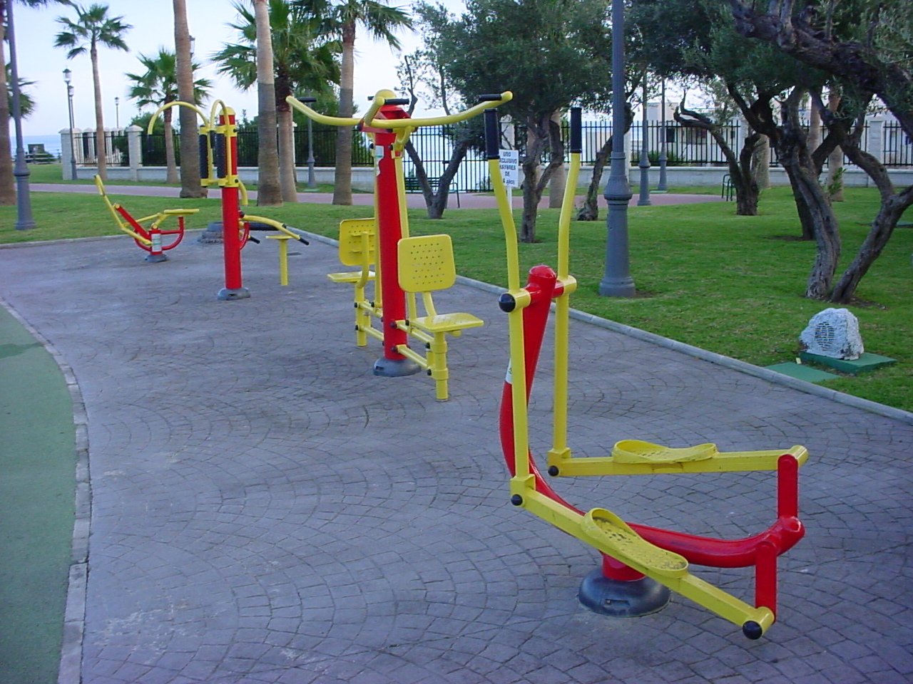 OUTDOOR GYM CYCLE thumbnail